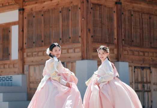 Hanbok Rental at Seoul Gyeongbokgung Palace (Palacefox)