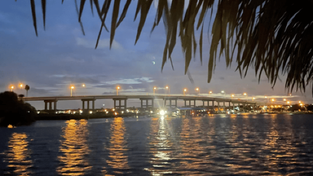 New Smyna Beach: Adults-Only Sunset Cruise with BYOB