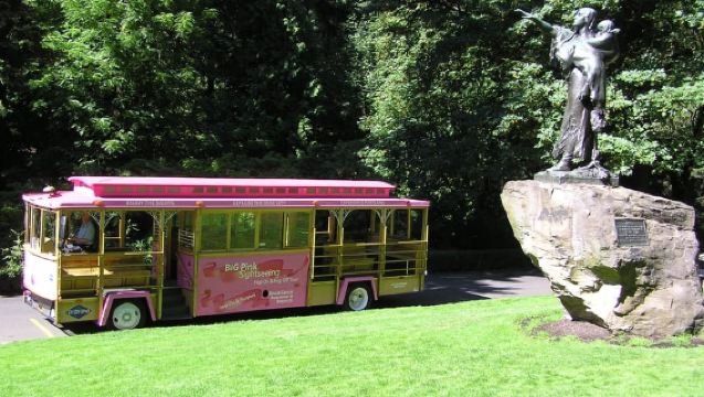 Portland, Oregon: Gray Line Pink Trolley Hop-On Hop-Off Tour