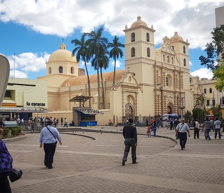 จากซานเปโดรซูลา: การเดินทางร่วมเที่ยวเดียวไปยังเตกูซิกัลปา