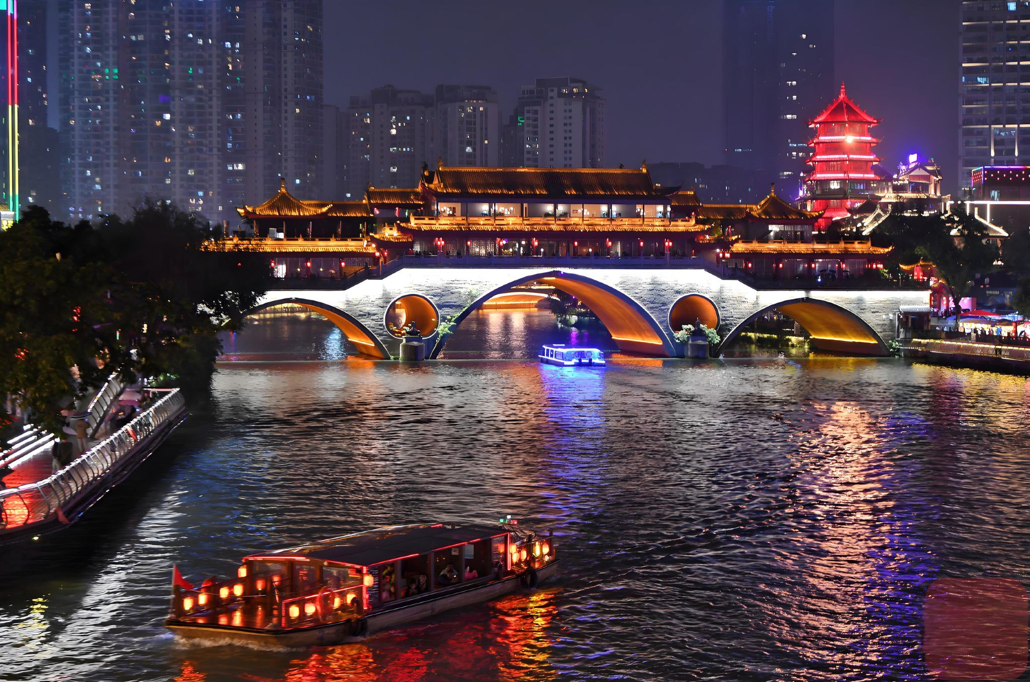 Chengdu 1-day tour: Sanxingdui + Chengdu Du Fu Thatched Cottage Museum + People's Park + Jinjiang River Night Tour (Optional English Guide)