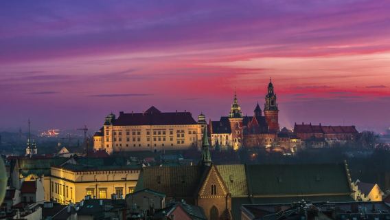 Krakow: Evening Walking Tour with Spooky Stories