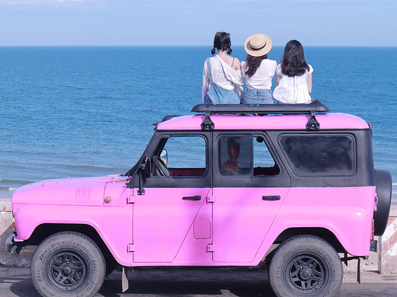 ทัวร์รถจี๊ปทะเลทรายมูยเน่ – แพ็คเกจเต็ม [บริการรับ-ส่ง, ห้องพักผ่อน]