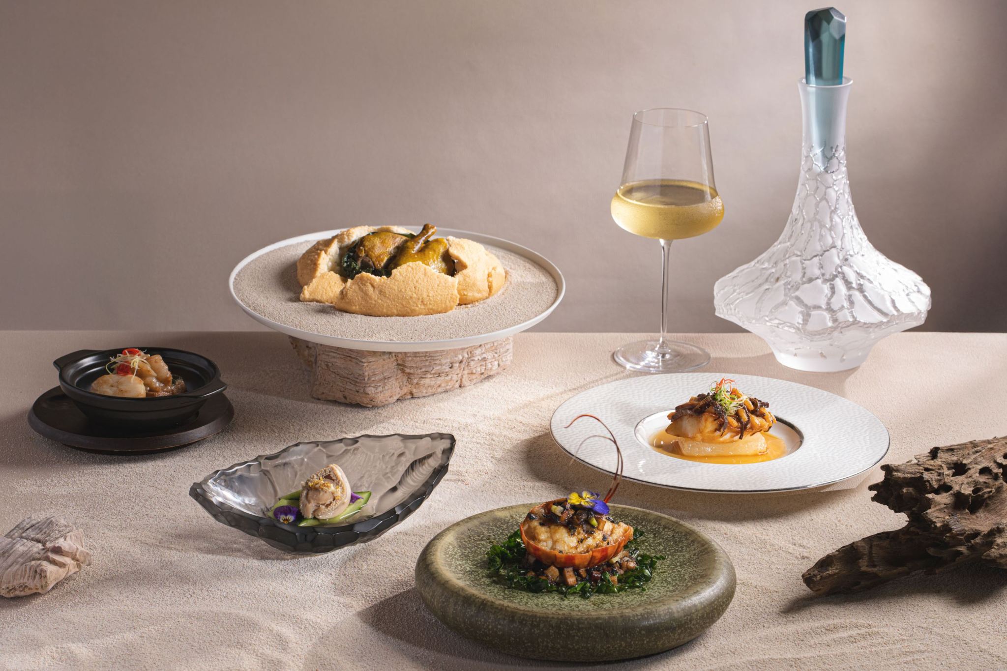 Cordis Hong Kong | Restaurante de alta cocina cantonesa | Ming Court | Banquete Imperial del Dragón / Banquete gastronómico Lalique · Koon