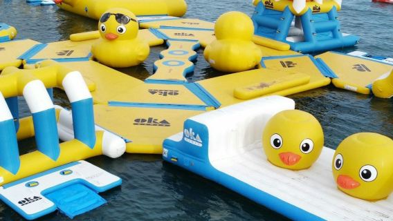 Salou: Esperienza nel parco acquatico gonfiabile