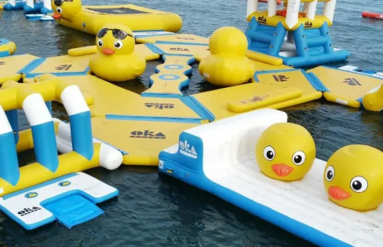 薩洛：充氣水上樂園體驗