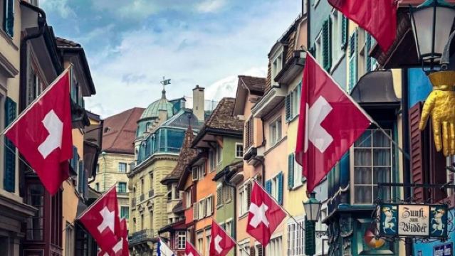 瑞士+蘇黎世大教堂+林登霍夫山一日遊/行程可調-隨性而行