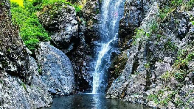 烏魯木齊廟爾溝瀑布風景區一日遊【多玩法+範圍接送+藍冰瀑布】