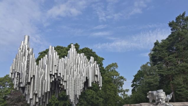 芬蘭赫爾辛基市區定制包車【市區飯店接駁】
