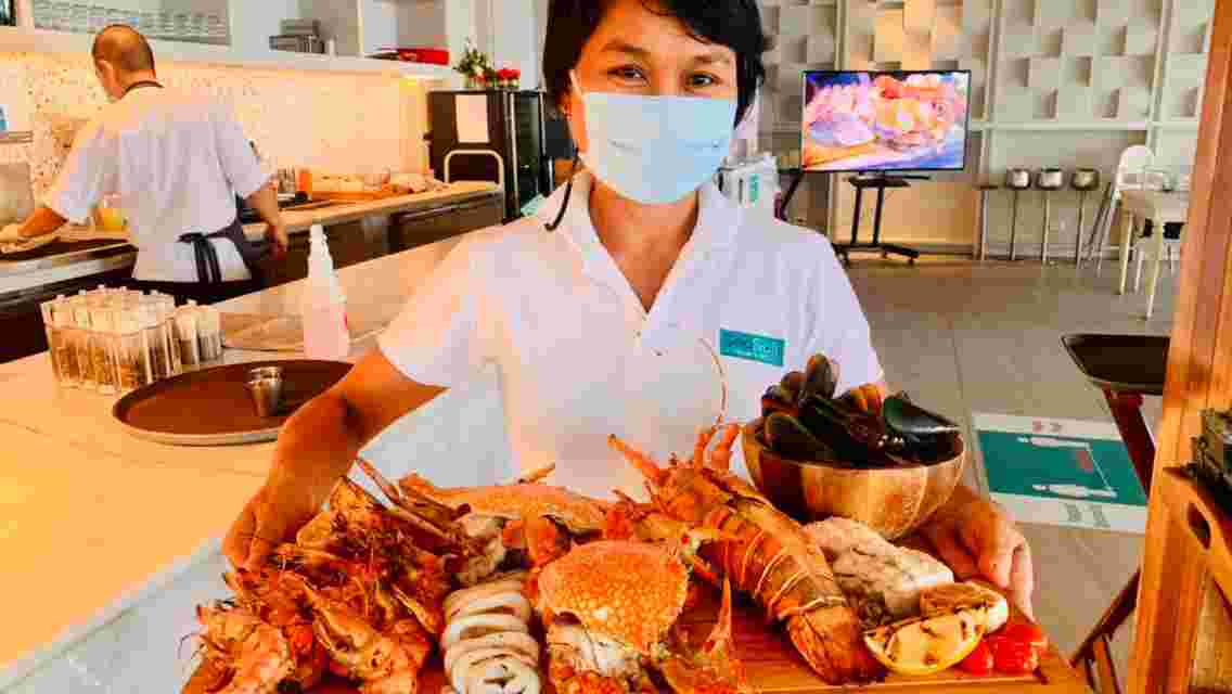 ซีซอล์ทป่าตองภูเก็ตซีฟู้ดกริลล์ (Sea Salt Lounge Grill, Patong, Phuket