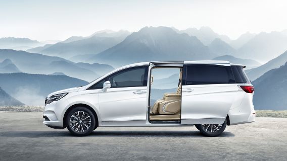 新疆天山天池一日遊【VIP包車純玩+時間自由+上門接送