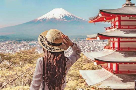 One-day trip to Mount Fuji + Arakurayama Sengen Park in Tokyo, Japan