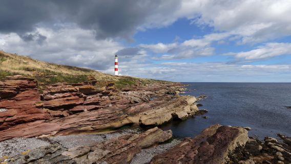 Dunrobin Castle + Dornoch Cathedral + Tyne one-day tour in UK