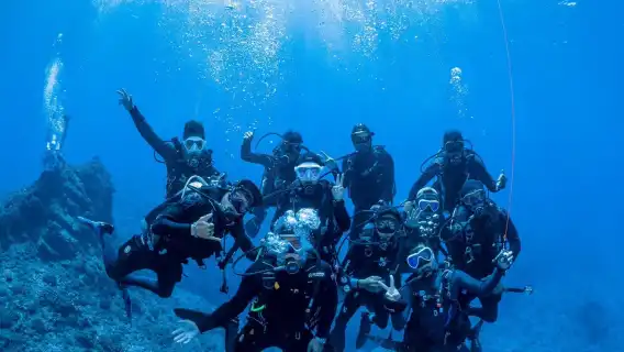 澎湖列島體驗潛水水肺潛水 2 小時【2025 澎湖花火節｜樂福珊瑚海洋花園・海底郵筒潛水】