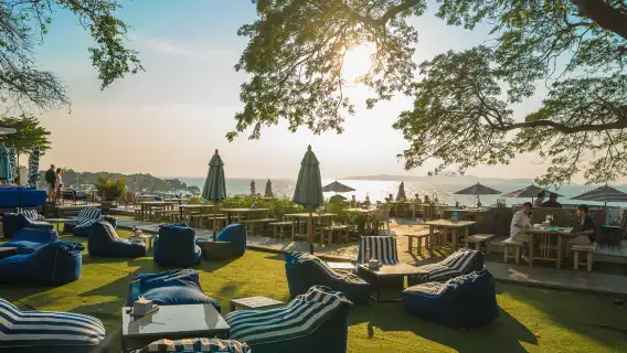 泰國芭堤雅必打卡網紅懸崖餐廳The Sky Gallery｜盡享浪漫海景懸崖落日｜代訂位（費用可折抵部分餐費）