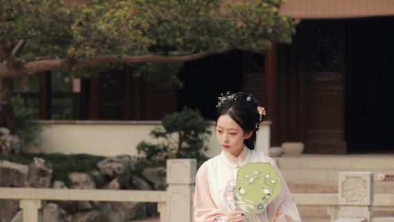 All kinds of translators, Guide , chartered private charter, photographers, business escorts, medical accompaniment, travel guides, customization