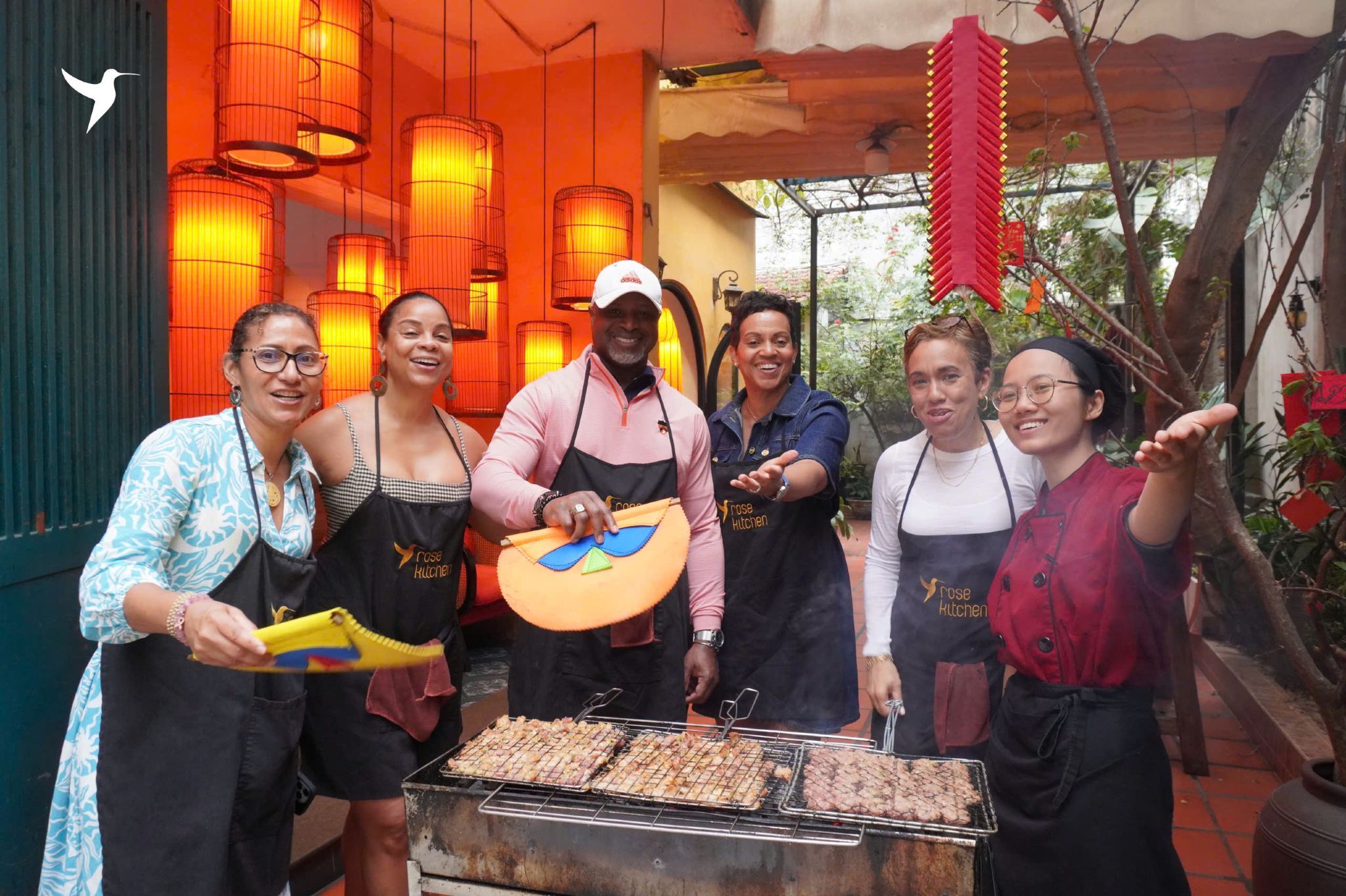 Cucina come un locale a Hanoi: Bun Cha, Nem Ran e Insalata di Fiori di Banana in una Villa con Giardino e Cultura