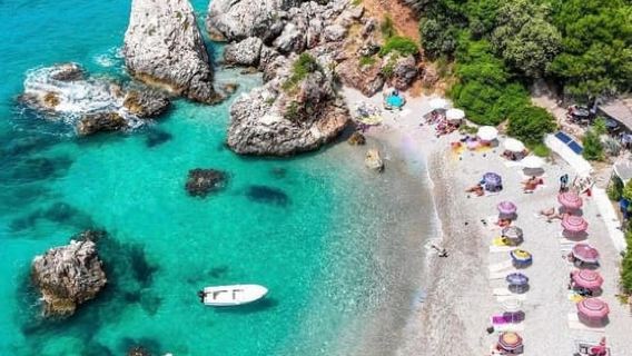 Sarandë:Kroreza Boat Tour with Free Umbrella &Drink