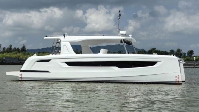 Zhuhai Yacht Rental | 45ft Popular Double-Decker Yacht at Zhuhai Opera House | Private Charter + Self-Driving Experience