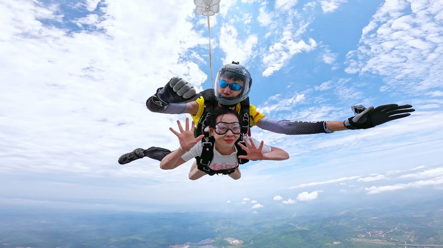 重慶旅拍【重慶梁平跳傘，山城高空跳傘+攝影服務】