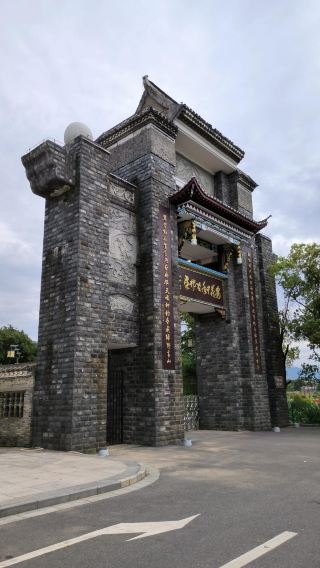 Nanchang Meiling Ancient Town + Anyi Ancient Village + Twin Towers Day Tour with Chinese and English Services