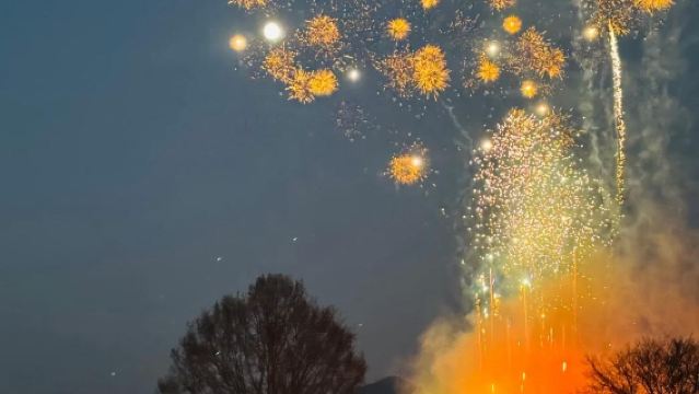 Pakej sewaan peribadi sehari di Chizhou, Anhui selama 10 jam / lawatan pantas ke Gunung Jiuhua + Kuil Roushen Baodian + Kuil Huacheng