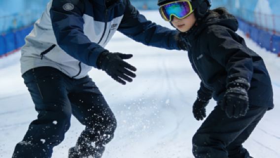 Instructor oficial contratado en el Mundo de Nieve Qianhai de Shenzhen [instructor de snowboard/esquí contratado]