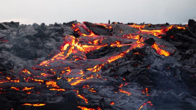 ทัวร์เดินป่าภูเขาไฟ Fagradalsfjall + บลู ลากูน 1 วัน|รวมตั๋วเข้าแหล่งน้ำพุร้อน + บริการรับส่งในเมือง