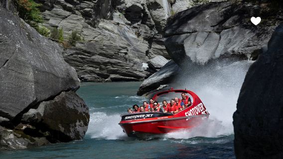 ประสบการณ์เรือสปีดโบ๊ต Shotover Jet ที่แม่น้ำซาอุดีอาระเบีย ควีนส์ทาวน์ [บริการรับส่งแบบเลือกได้]