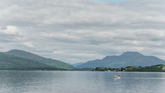 From Edinburgh: Loch Lomond, Stirling Castle & Kelpies Tour