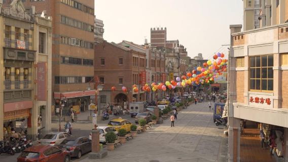 Taipei: Dadaocheng & Dihua Street & Temple Walking Tour