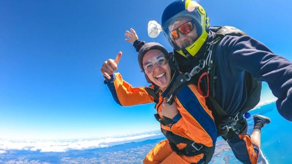 From Tauranga: Skydive over Mount Maunganui