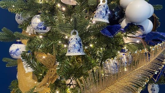 Delft: Christmas Walk with Oliebollen and Glühwein