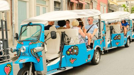 Porto: Historic Center Tuk-Tuk Tour