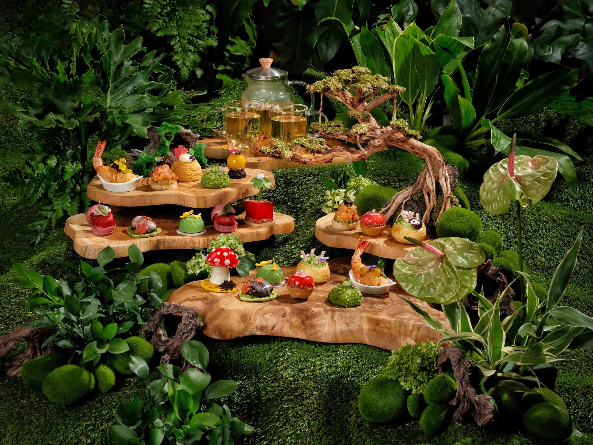 Thé de l'après-midi dans la forêt tropicale au Padma Resort Legian à Bali