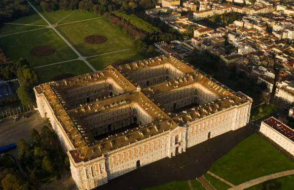 卡塞塔王宮：導賞團 + 那不勒斯往返接送