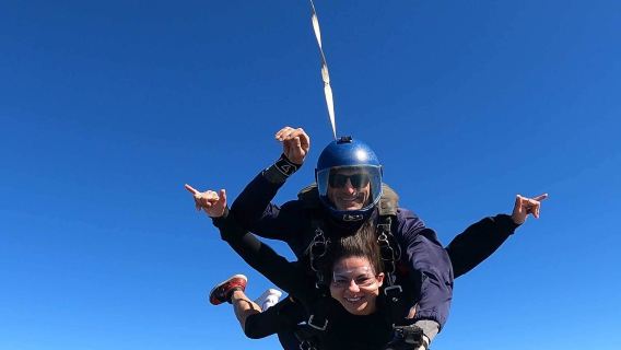 바이런베이 15,000피트 해경 고공 스카이다이빙(골드코스트 & 바이런베이 & 브리즈번 픽업 + 사진 & 영화 옵션)