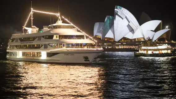悉尼海港Captain Cook黃金晚宴遊船（含6道式晚餐）