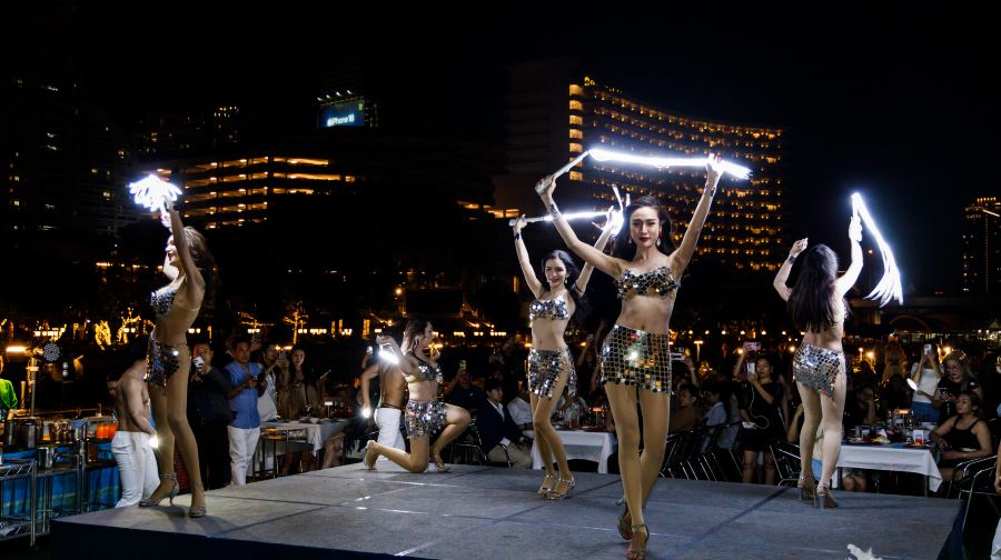 曼谷嘉年華號夜遊湄南河 - Asiatique The Riverfront 碼頭