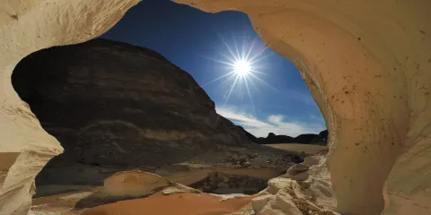 黑白沙漠水晶山觀星 + 國家公園 + 環程接送