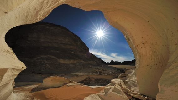 Da Il Cairo: Avventura nel Deserto Bianco e Nero con Osservazione delle Stelle da Il Cairo