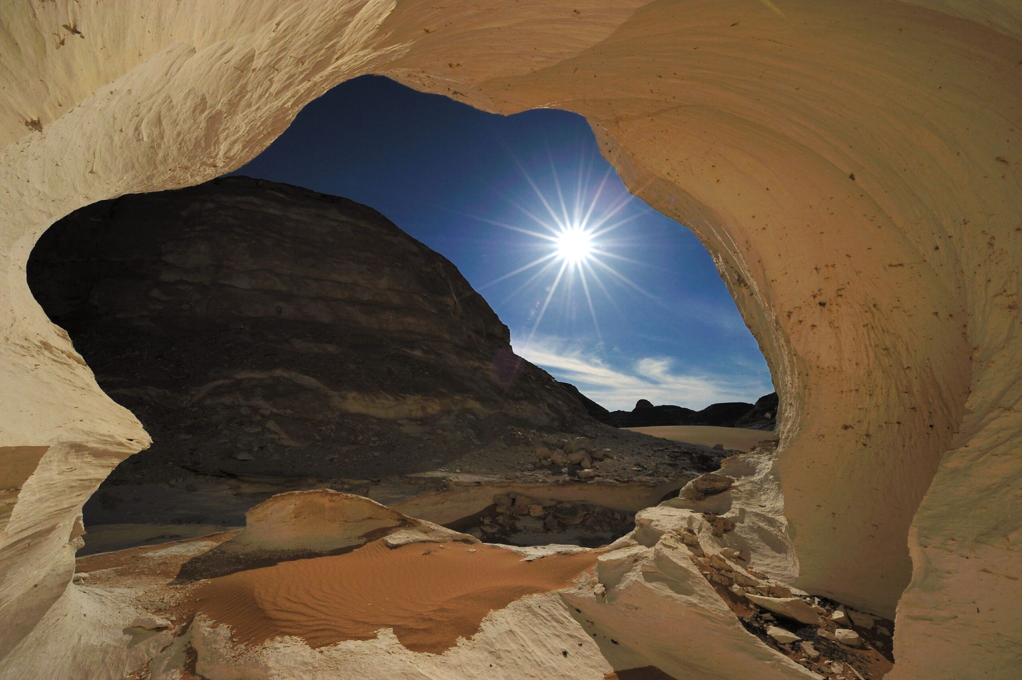 Black & White Desert and Crystal Mountain Star Watching Adventure