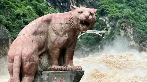 Gola del Salto della Tigre + Montagna Nevosa Haba + Tour Privato Musulmano del Villaggio Hui