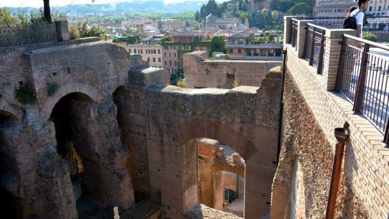 Roma: Tur Berpemandu Colosseum & Forum Romawi