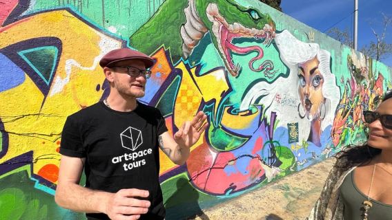 Barcelona: Insider Street Art Tour with Private Studio Visit