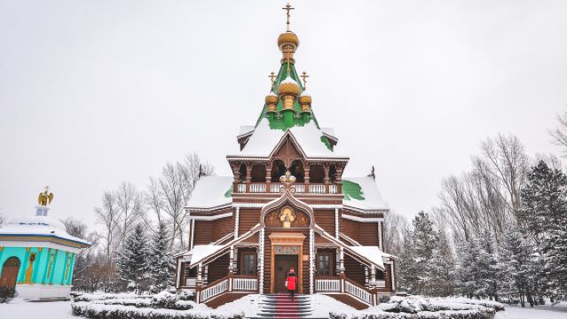 Harbin Hayao Sixth Pharmaceutical Factory + The Heilongjiang Provincial Museum + Volga Manor private charter 1-day tour