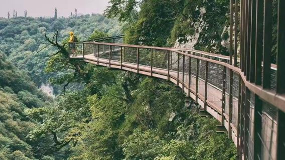 漫遊第比利斯周邊來回：普羅米修斯溶洞