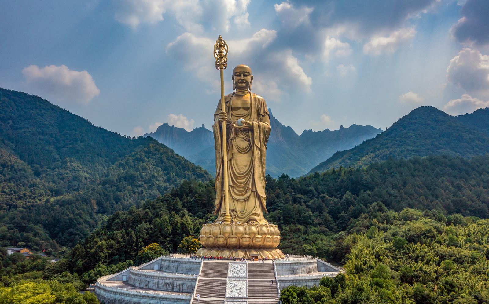 Jiuhua Mountain 1-day tour: Private guide + hiking companion | Private charter | Private group | Multiple languages including Chinese and English