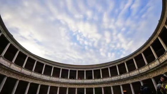 塞維利亞出發：阿爾罕布拉宮+格拉納達中文包車一日遊-不含門票