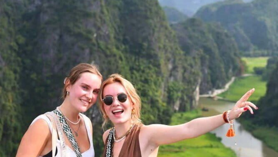 Hoa Lu – Trang An – Grotta Mua 1 Giorno | Limousine, Pranzo, Barca e Bicicletta